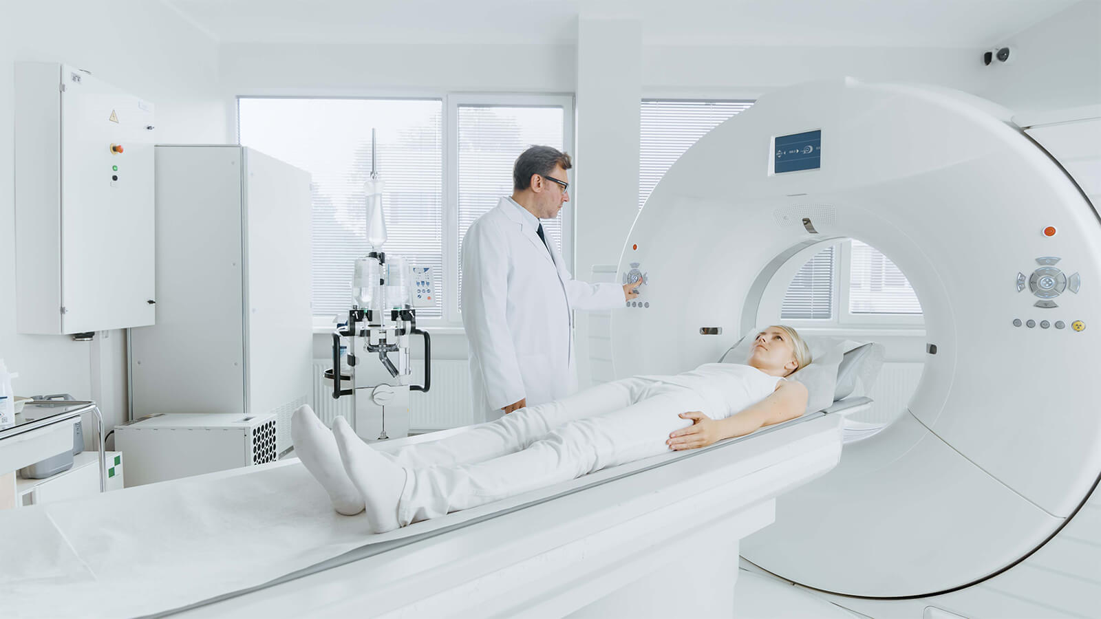 PET Scan vs. CT Scan: What's the Difference? - Initio Medical